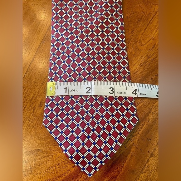 Jos. A. Bank Corporate Collection Burgundy Blue Soft White Made in USA Silk Tie - Picture 2 of 6